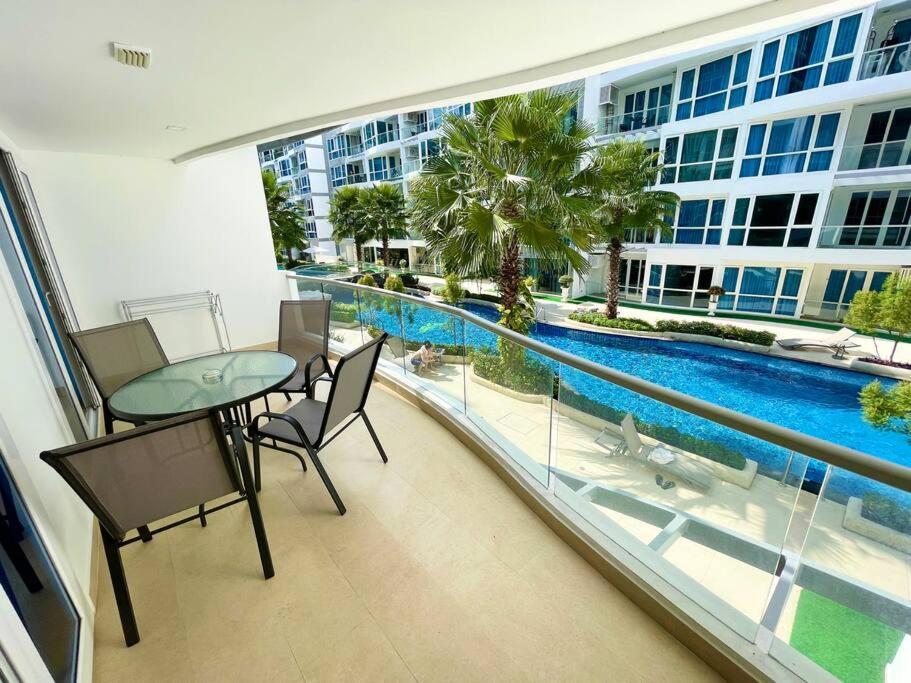 Large Luxury, Pool View, Grand Avenue, Pattaya - 202 Appartamento Esterno foto