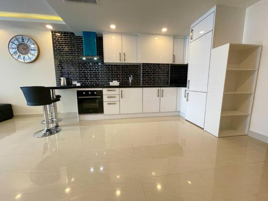 Large Luxury, Pool View, Grand Avenue, Pattaya - 202 Appartamento Esterno foto