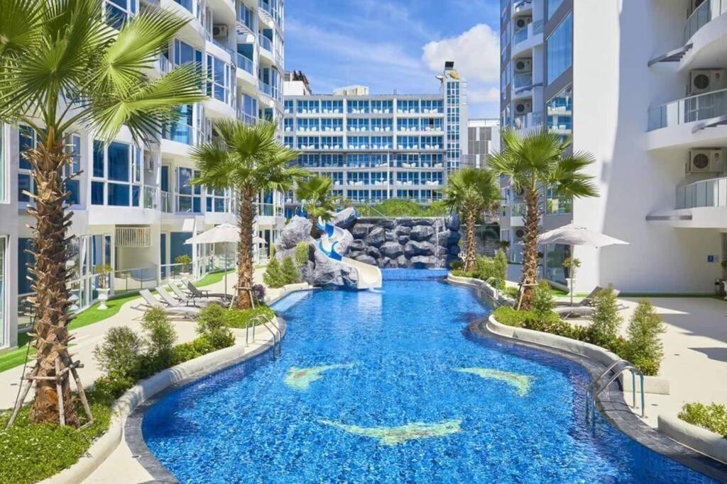 Large Luxury, Pool View, Grand Avenue, Pattaya - 202 Appartamento Esterno foto