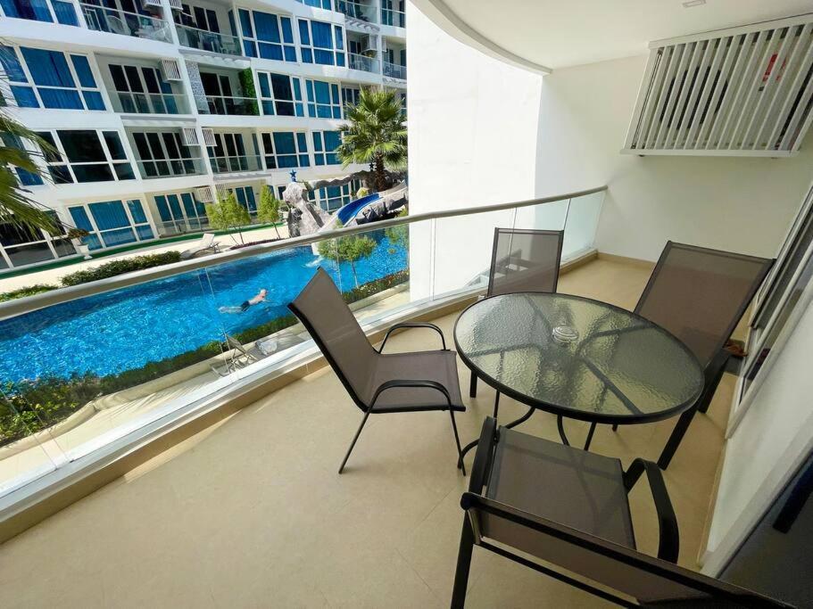 Large Luxury, Pool View, Grand Avenue, Pattaya - 202 Appartamento Esterno foto